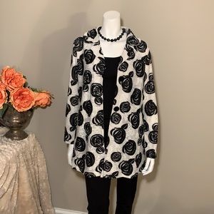 🖤🤍Andria Lieu long sleeve burnout jacket Size Medium